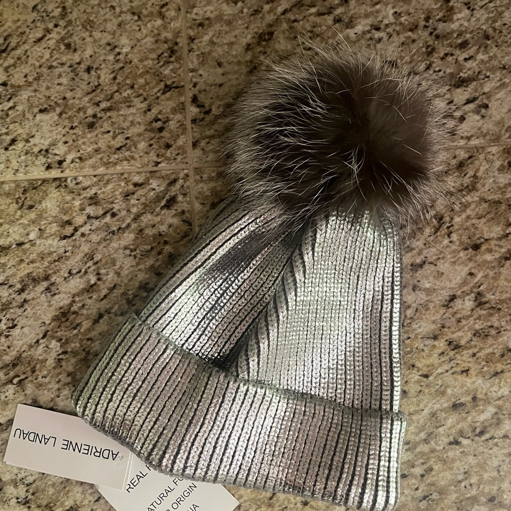 ADRIENNE LANDAU Fun, stylish winter hat!